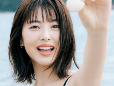 浜辺美波は身長を低くサバ読み説は嘘。ガチで成長を喜んでいる幼い姿にファンが悶絶。