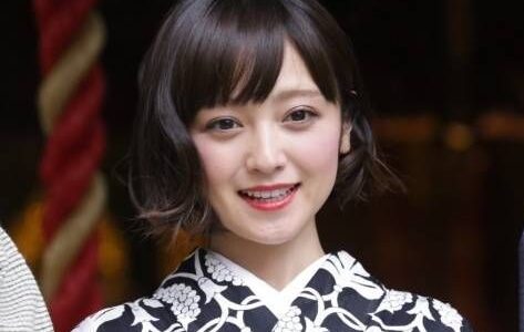 安達祐実の身長は153cm。低身長でも大人の色気で、子役からの見事な脱皮に成功。